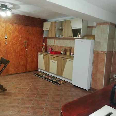 Rustic Rooms ริชนอฟ ภายนอก รูปภาพ