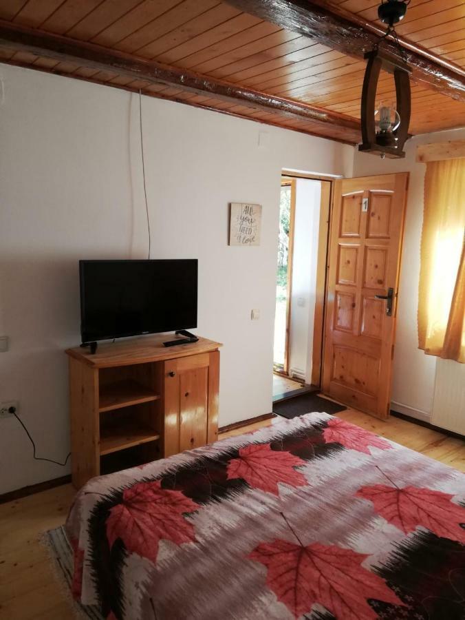 Rustic Rooms ริชนอฟ ภายนอก รูปภาพ